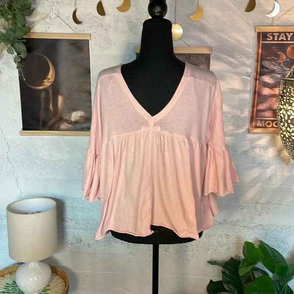 We the free pink ruffle sleeves button down oversized crop top size medium - Picture 3 of 9